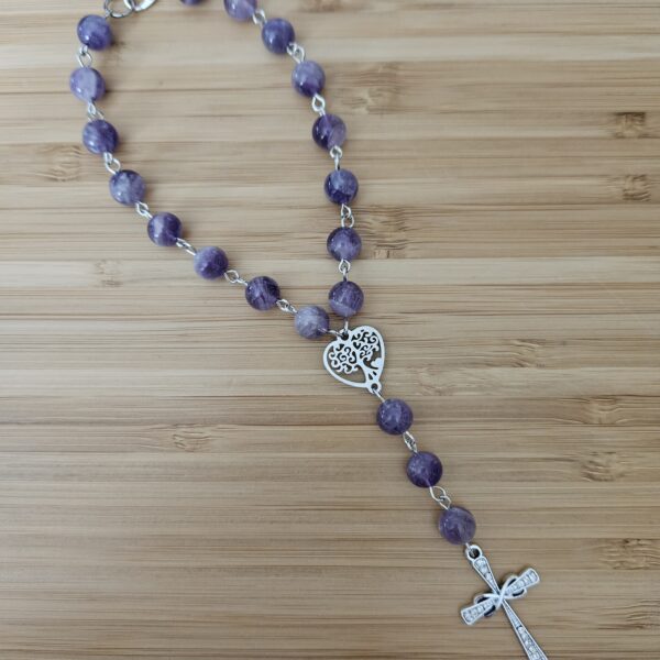 Růženec do auta z ametystu s luxusním křížem